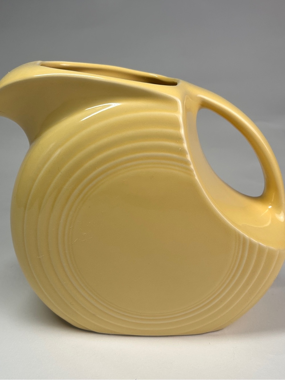 Vintage Fiestaware Original Yellow Large Disc Water 7”Pitcher Homer Laughlin 279